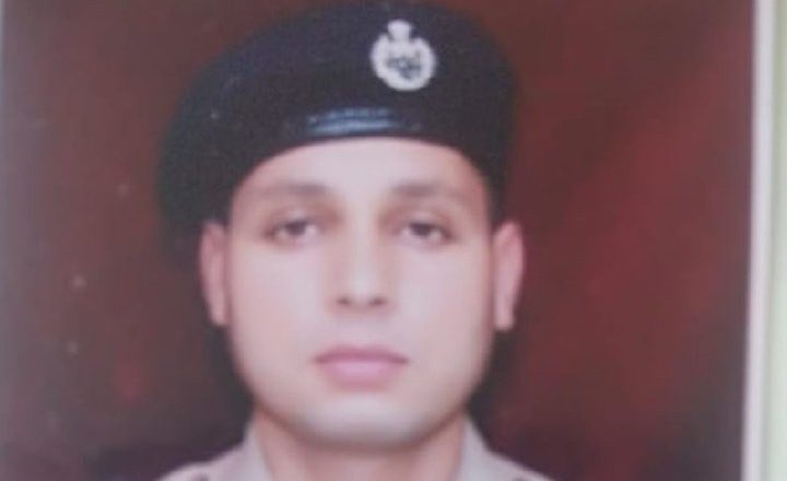 दो-दो नौकरियां छोड़ पुलिस में आए 'शेर-ए-कश्मीर' अमन ठाकुर, आज हो गए शहीद