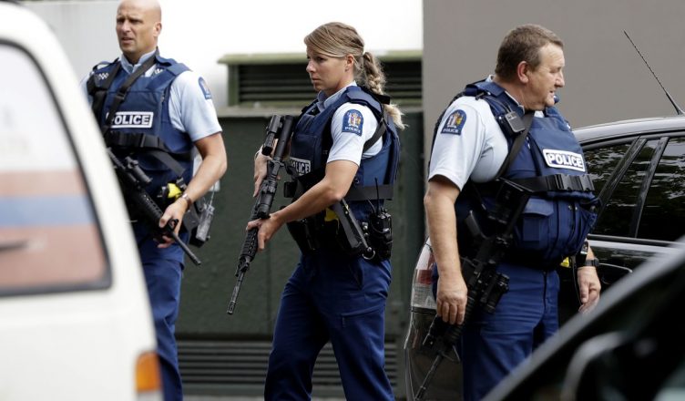 मस्जिदों में गोलीबारी में अब तक 49 की मौत, न्यूजीलैंड की PM अर्डर्न ने कहा, यह घटना देश के इतिहास का काला दिन