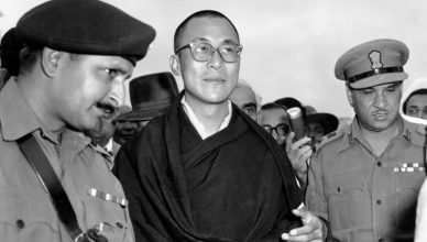 इतिहास में 17 मार्च- 1959 में बौद्ध धर्मगुरू दलाई लामा तिब्बत से भारत पहुंचे