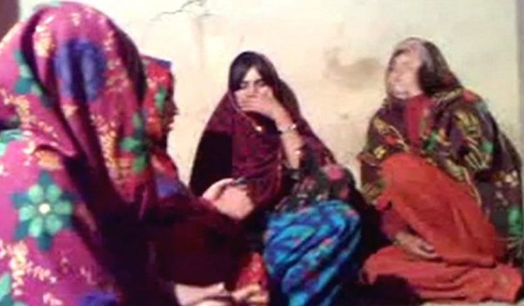 पाकिस्तान : परंपरा के खिलाफ जाने पर लड़कियों को मिली मौत की सज़ा