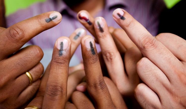 लोकसभा चुनाव 2019 : पंजाब की 13 लोकसभा सीटों पर मतदान जारी
