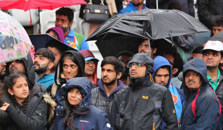 भारत-पाकिस्तान मैच में विलेन बन सकता है मौसम, आज हुई है भारी बारिश