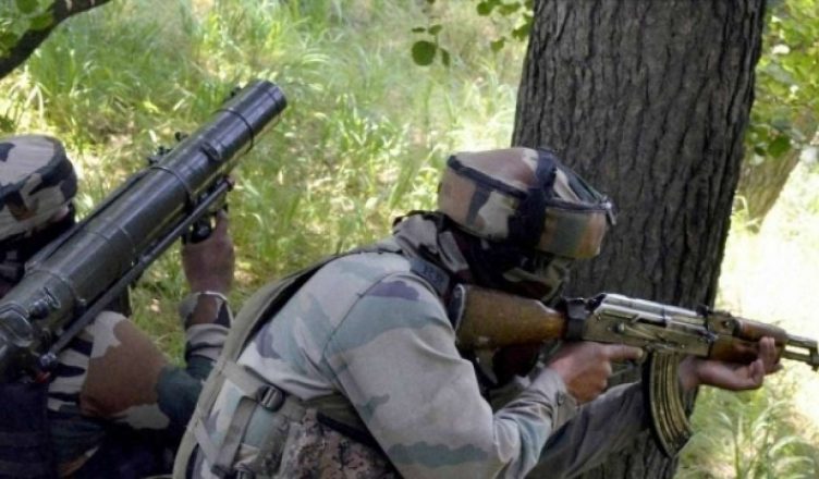 कश्मीर में जारी मुठभेड़ में 2 आतंकवादी ढेर