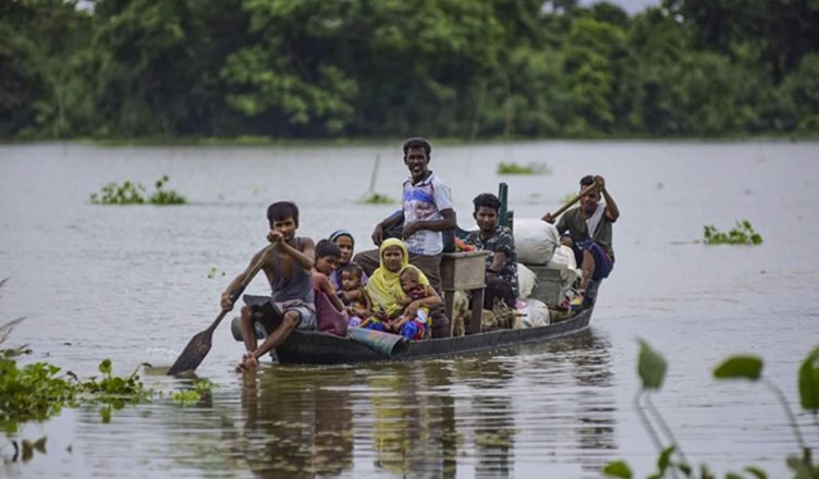 बिहार में 11 जिलों की 25 लाख आबादी बाढ़ से प्रभावित, अब तक 8 लोगों की गई जान