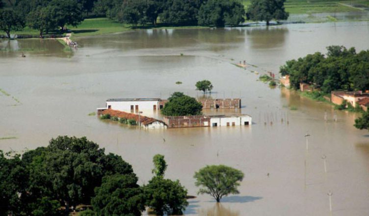 10 districts flooded in Bihar temple-mosque school madrasa submerged in Gopalganj