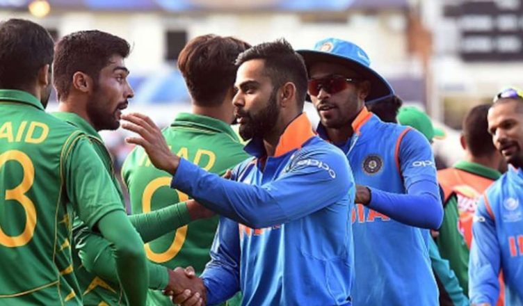 वर्ल्ड कप 2019: 1.5 लाख रुपये में बिकी भारत-पाक मैच की गेंद