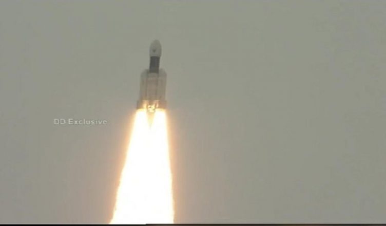 सफलता पूर्वक लॉन्च हुआ Chandrayaan-2, ISRO ने रचा इतिहास