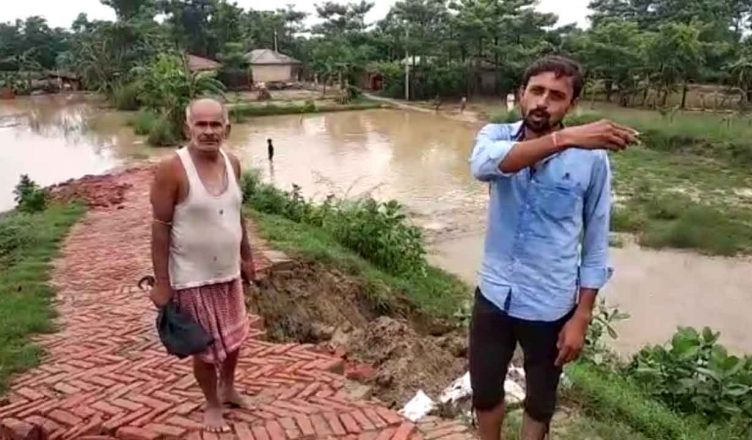 ग्राउंड रिपोर्ट: मुजफ्फरपुर में बागमती नदी पर बने काफर डैम के टूटने से गांव में घुसा पानी, बाढ़ जैसे हालात