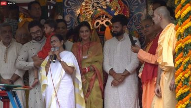 VIDEO: नुसरत जहां ने कोलकाता में खींचा भगवान जगन्नाथ का रथ, फ़तवे को लेकर कही ये बात