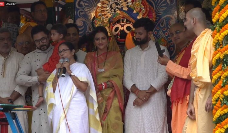 VIDEO: नुसरत जहां ने कोलकाता में खींचा भगवान जगन्नाथ का रथ, फ़तवे को लेकर कही ये बात