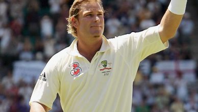 25 अगस्त का इतिहास- 2001 में शेनवार्न टेस्ट क्रिकेट के इतिहास में 400 टेस्ट विकेट लेने वाले पहले स्पिन गेंदबाज बने