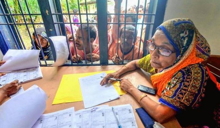 Assam NRC : 400 फॉरनर्स ट्रिब्यूनल्स देखेंगे सूची से निष्कासित लोगों के मामले