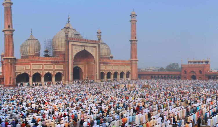 Eid-ul-Azha 2019: 12 अगस्त को है बक़रीद, जाने कुर्बानी से जुड़े इस दिन का महत्व