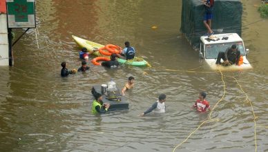 महाराष्ट्र में बड़ा हादसा: बाढ़ पीड़ितों को लेकर जा रही नाव पलटी, 9 की मौत
