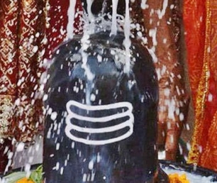 Worship Lord Shiva with this method on monthly Shivaratri Pujan