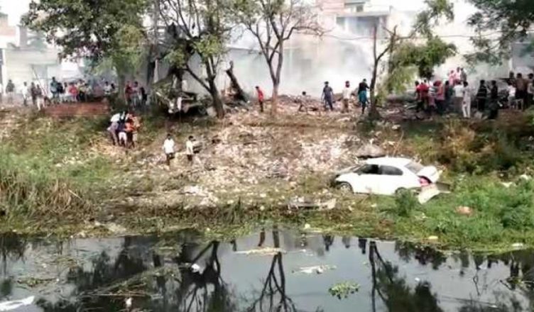 पंजाब: गुरदासपुर में पटाखा फैक्ट्री में ब्लास्ट, कई लोगों की मौत, 50 फंसे