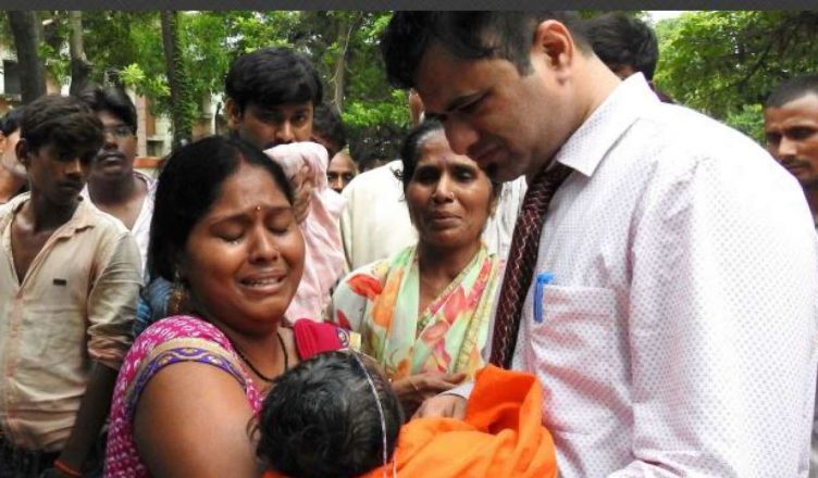 गोरखपुर बीआरडी कांड: डॉ. कफील को मिली क्लीन चिट, 60 से अधिक बच्चों की हुई थी मौत