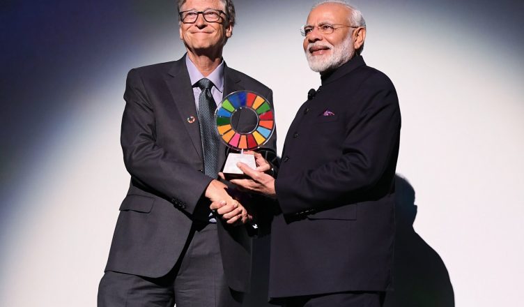 PM मोदी को ग्लोबल गोलकीपर अवॉर्ड, 1.3 अरब भारतीयों को किया समर्पित