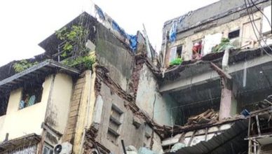 मुंबई: लोकमान्य तिलक मार्ग पर चार मंजिला इमारत गिरी, राहत और बचाव का कार्य जारी