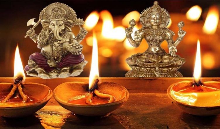 Diwali 2019: दीपावली के दिन इस शुभ मुहर्त में करें माता लक्ष्मी की पूजा, जानें पूजा विधि