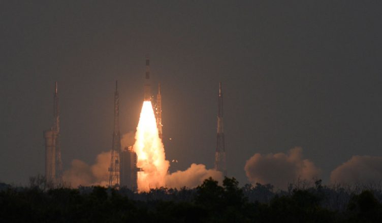 कार्टोसैट-3 कक्षा में स्थापित, भारत ने 310 विदेशी उपग्रह छोड़ने का रिकॉर्ड बनाया