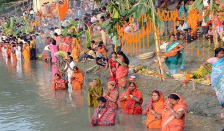 भगवान भास्कर की भक्ति में सराबोर हुआ बिहार, चहुंओर गूंजे छठी मईया के गीत