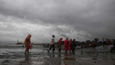 चक्रवाती तूफान 'बुलबुल' से पश्चिम बंगाल-ओडिशा में मचाई भारी तबाही, 3 की मौत