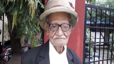 बिहार: 101 साल के हरिनारायण अदालती जिरह में देते हैं प्रतिद्वंद्वियों को मात