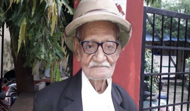 बिहार: 101 साल के हरिनारायण अदालती जिरह में देते हैं प्रतिद्वंद्वियों को मात