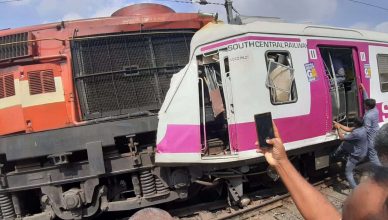 हैदराबाद में दो ट्रेनों की हुई टक्कर, 10 लोग घायल