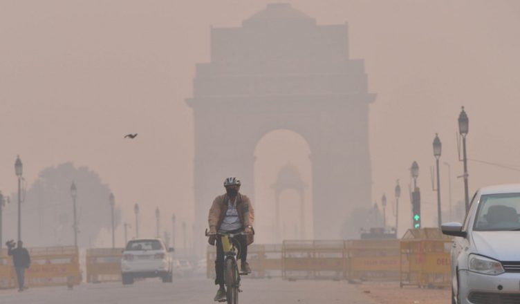 दिल्ली में गहराया वायु प्रदूषण का संकट, 5 नवंबर तक बंद रहेंगे स्कूल
