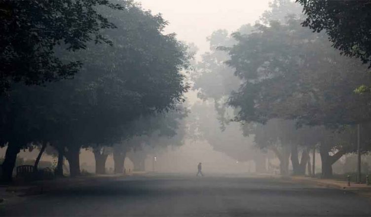 यूपी में भी प्रदूषण का प्रकोप, अगले तीन-चार दिनों तक छाई रहेगी धुंध