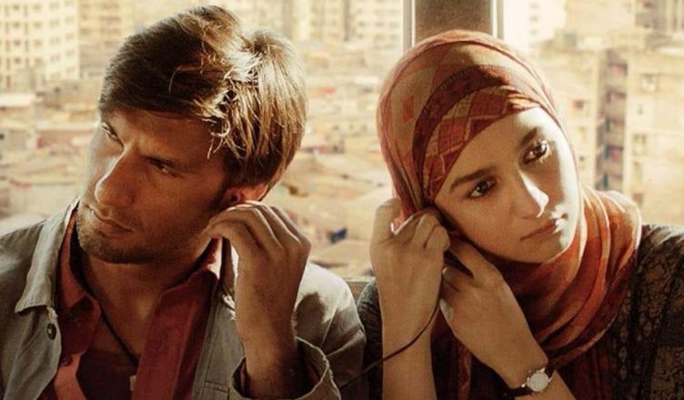 Oscar 2020 की रेस से बाहर हुई रणवीर-आलिया की फिल्म 'गली बॉय’