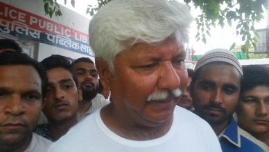 जामिया हिंसाः पुलिस ने आसिफ मोहम्मद खान को किया गिरफ्तार, धरने पर बैठे AAP नेता अमानतुल्लाह खान