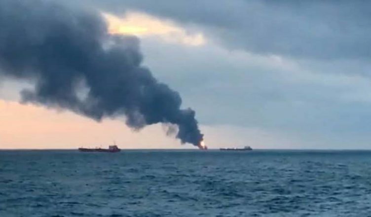 संयुक्त अरब अमीरात तट पर टैंकर में लगी आग, 2 भारतीय नाविकों की मौत