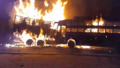 UP: कन्नौज में बस-ट्रक की टक्कर के बाद लगी आग, 20 से ज्यादा के मारे जाने की आशंका
