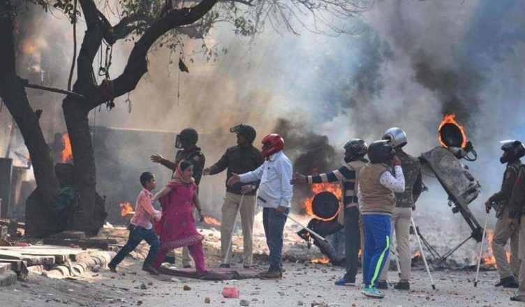 Delhi Violence LIVE Updates: दिल्ली हिंसा में एक और शख्स की मौत, अब तक 8 लोगों की गई जान