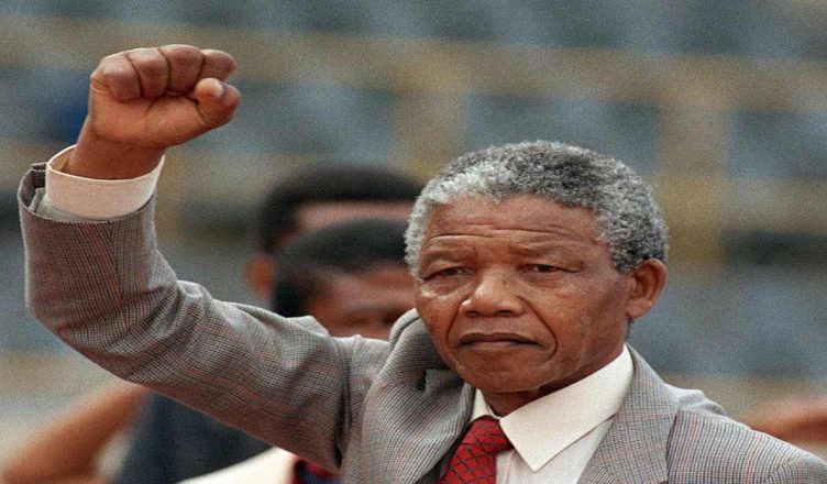 11 फरवरी का इतिहास: दक्षिण अफ्रीका के महान नेता नेल्सन मंडेला 27 साल लंबी कैद से 1990 में रिहा