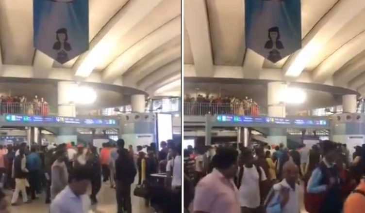 दिल्ली: मेट्रो स्टेशन पर लगा 'देश के गद्दारों को, गोली मारो...को' का नारा, पुलिस ने हिरासत में लिया