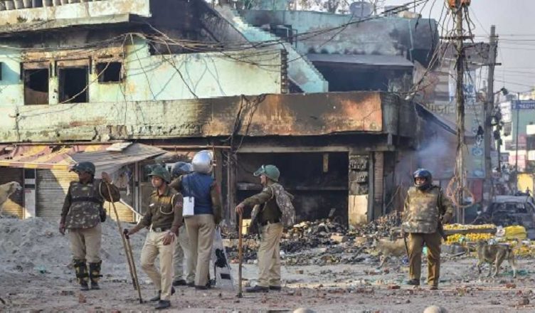 Delhi Violence: दंगा भड़कने के 6 खुफिया इनपुट होने के बावजूद हाथ पर हाथ धरे बैठी रही पुलिस, नाकामी पर उठ रहे सवाल