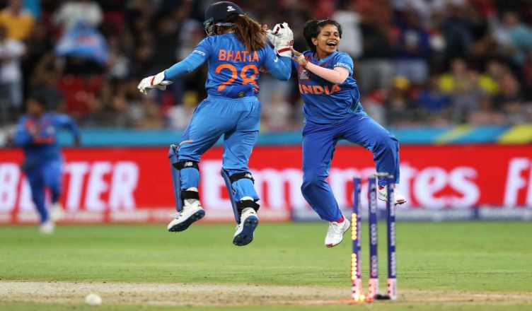 Women's T20 World Cup: पूनम यादव की फिरकी में फंसा ऑस्ट्रेलिया, विश्व कप में भारत का विजयी आगाज