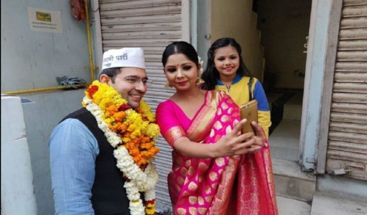 दिल्ली चुनाव: AAP उम्मीदवार राघव चड्ढा के लिए अजीब मुसीबत, दर्जनों लड़कियाँ कर चुकी हैं शादी के लिए प्रपोज