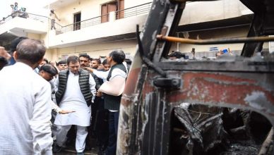 राहुल गांधी ने किया उत्तर-पूर्वी दिल्ली के दंगा प्रभावित क्षेत्रों का दौरा, कहा- राजधानी में हिंसा होने से भारत की प्रतिष्ठा हुई धूमिल