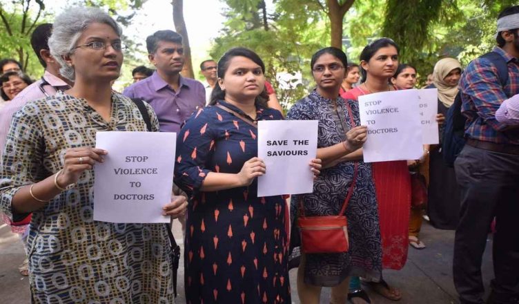 दिल्ली: सफदरजंग अस्पताल की 2 महिला डॉक्टरों के साथ मारपीट करने वाला व्यक्ति गिरफ्तार