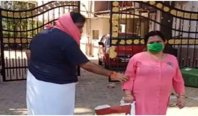 महाराष्ट्र: मुस्लिम डिलीवरी बॉय से राशन लेने से किया था इनकार, गिरफ्तारी हुई और लगा 15 हजार रुपए का गच्चा
