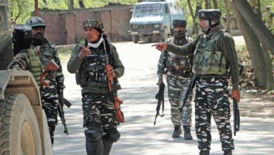 जम्मू-कश्मीर में पकड़े गए शख्स का आतंकवादियों से लिंक