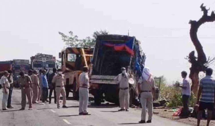 सागर-छतरपुर मार्ग पर मजदूरों से भरा ट्रक पलटा, 5 की मौत