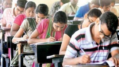 UP Board Result 2020: यूपी बोर्ड परीक्षा में 8 लाख स्टूडेंट्स हिंदी में फेल, संस्कृत में और बुरा हाल