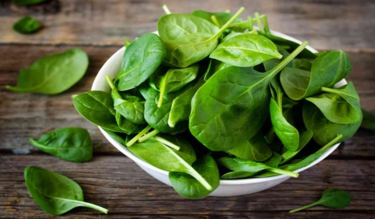 Spinach is best immunity booster eat daily know here benefits