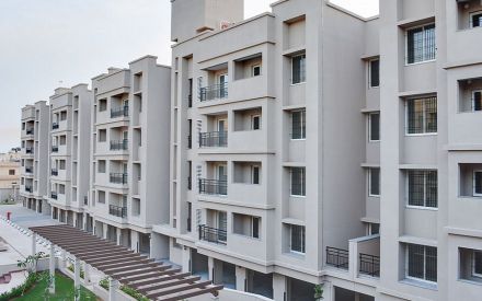 DDA reduced prices of flats by 40%